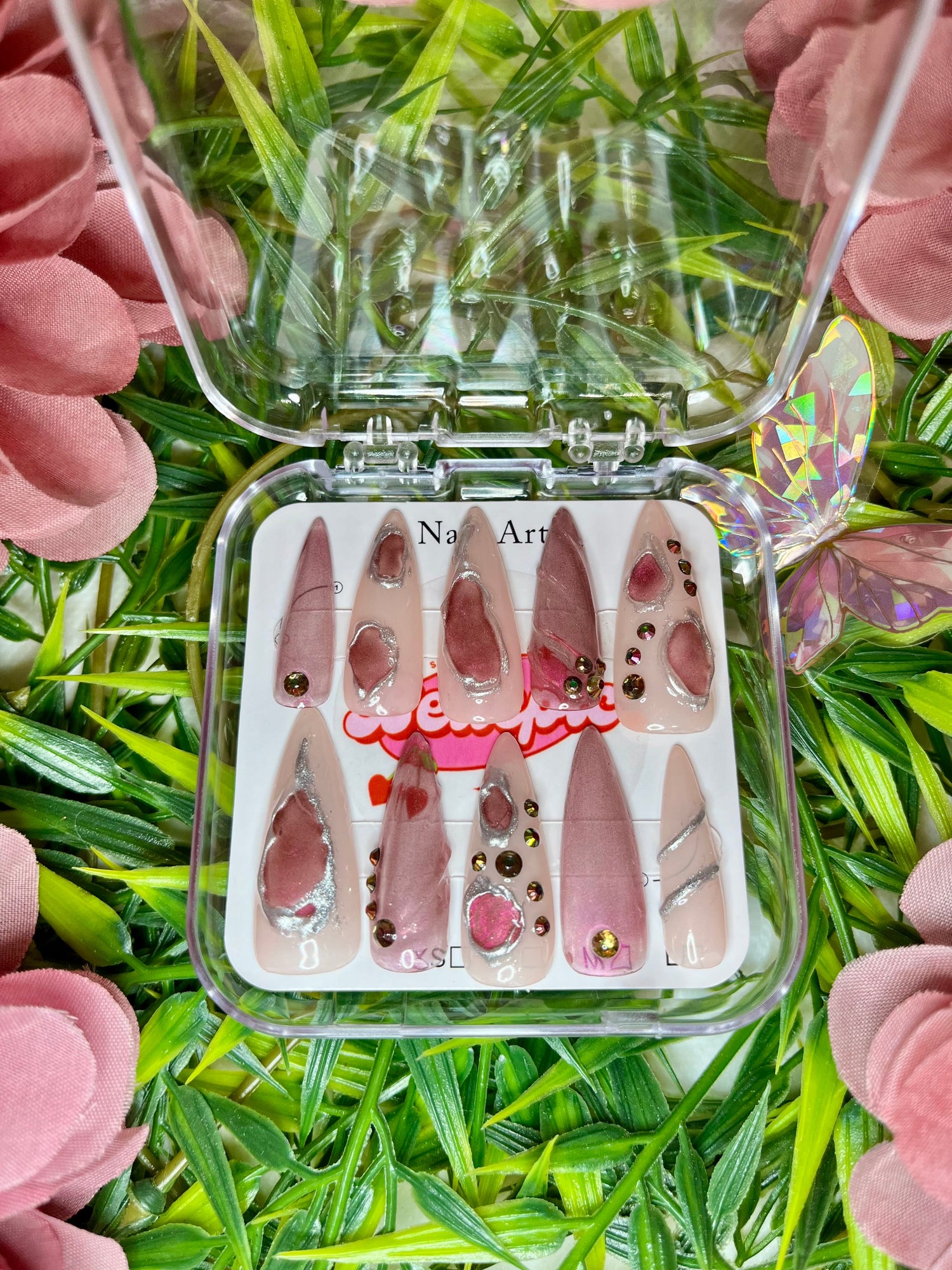 Rose pink quartz-style press-on nails with crystals – Bell Epic Melted Quartz collection